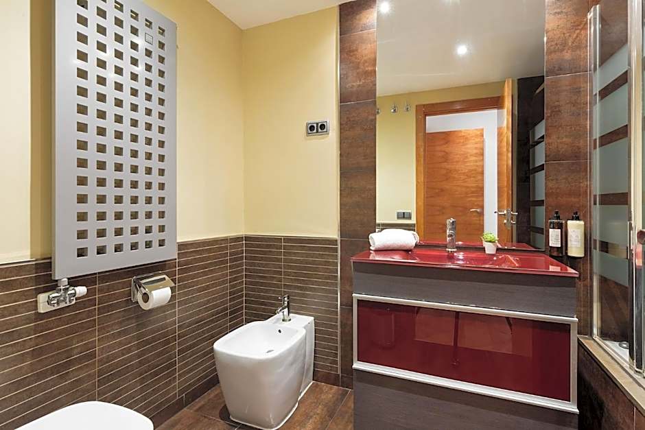 Lucas House Apartments by Sitges Group