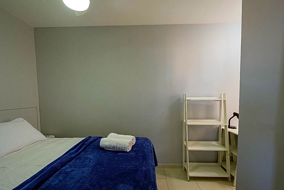 Ap. Alto padrão Costa Azul 200m da praia | ROTR304