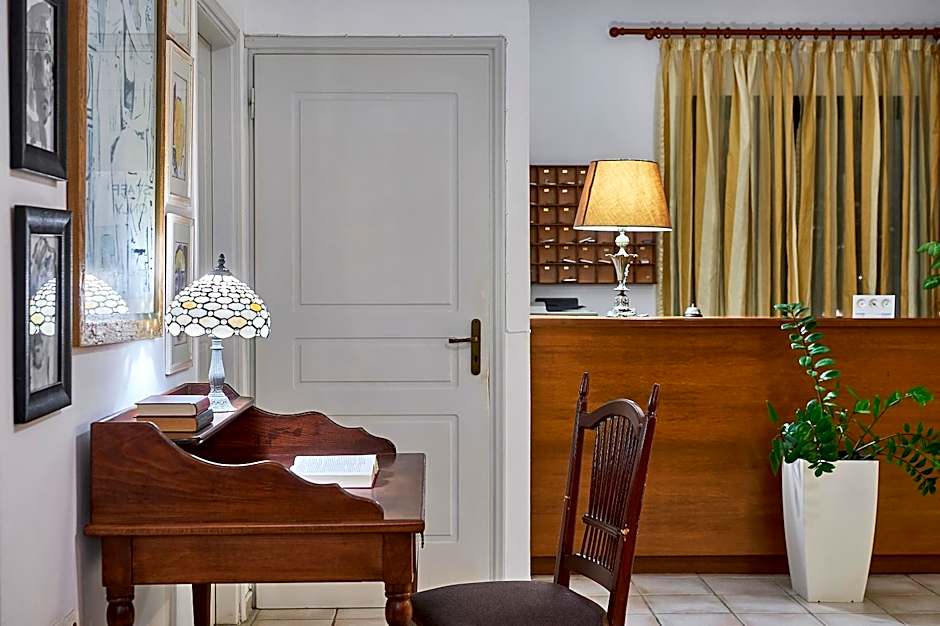Eva Suites