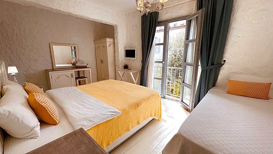Mina Otel by Adda Alaçatı