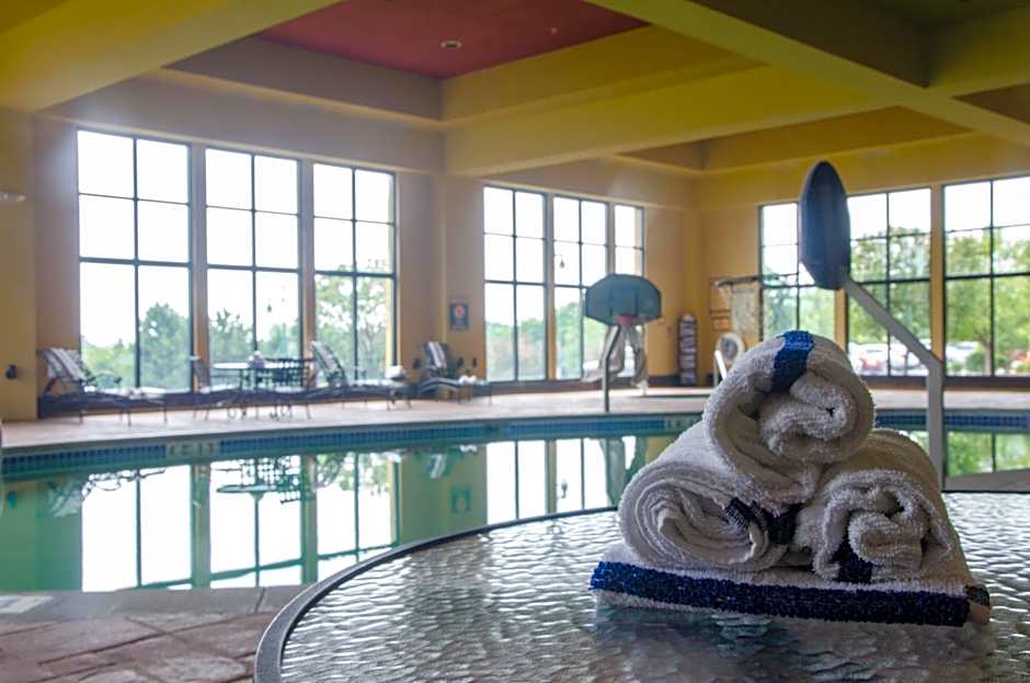 Holiday Inn Hotel Pewaukee-Milwaukee West By IHG