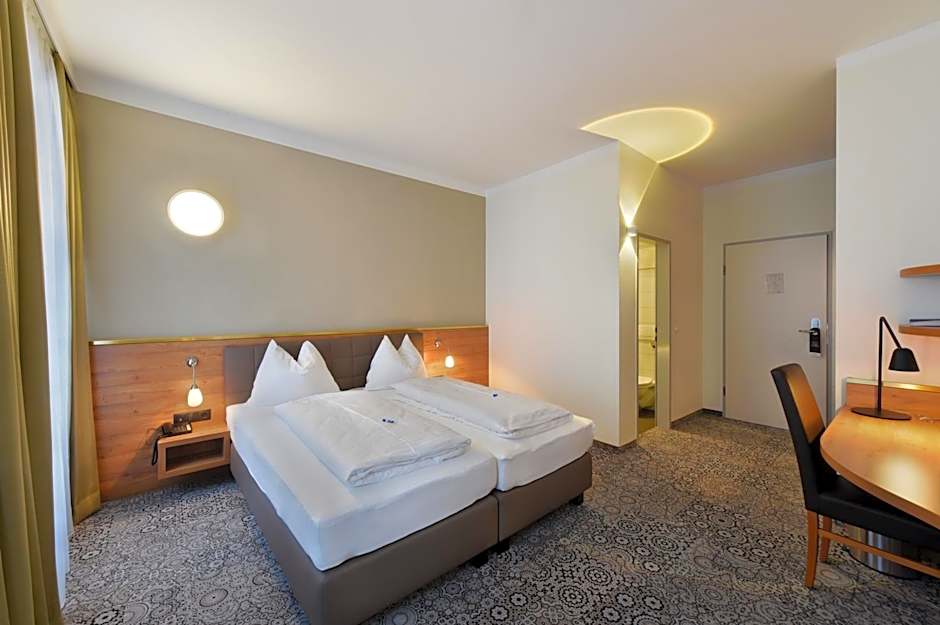 Photo 1 of 7 of Double Room