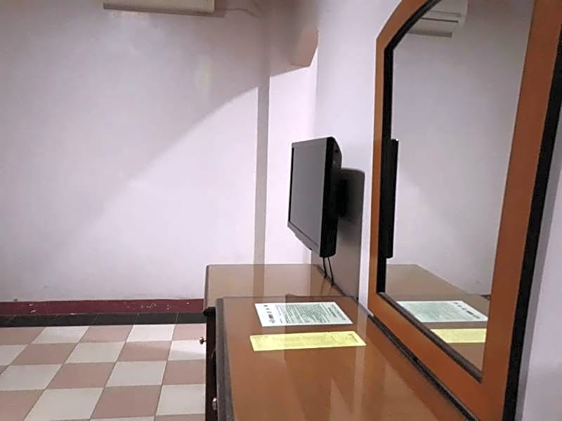 Hotel Parewisata by ZUZU