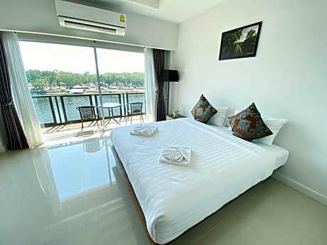 Deluxe Double or Twin Room with River View