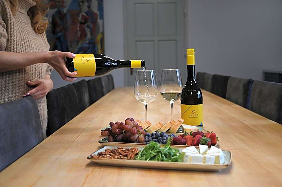 Barka Galéria Hotel és Étterem