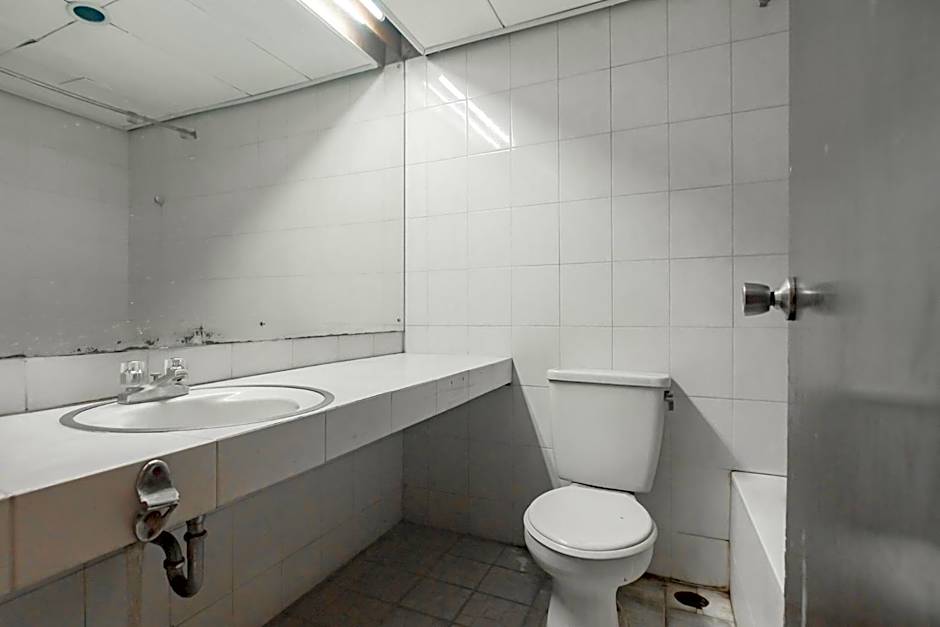 Istana Hotel Bandung Mitra RedDoorz