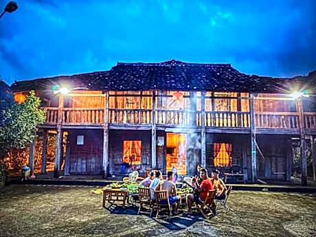 Lo Lo Homestay & Cafe Meo Vac