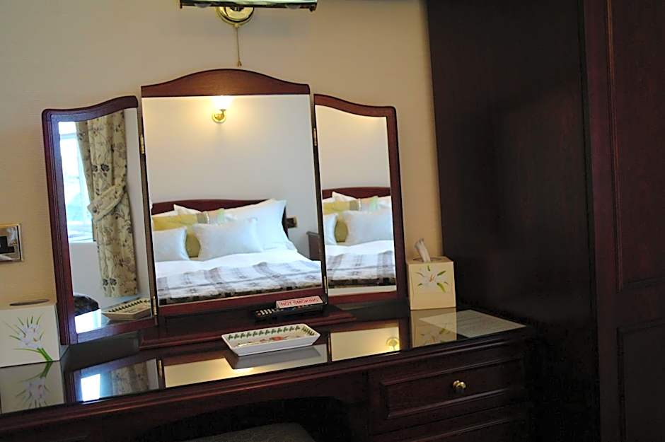 Gwrach Ynys Country Guest House