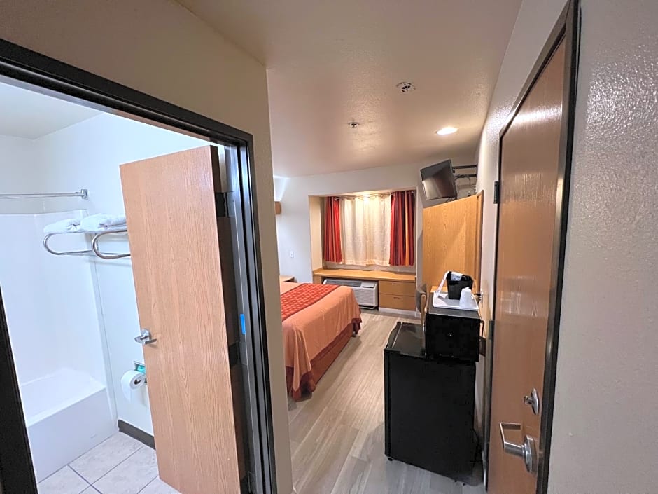 Americas Best Value Inn and Suites Ada