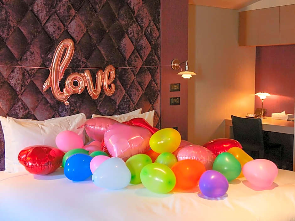 PETALS TOKYO - Floating Hotel