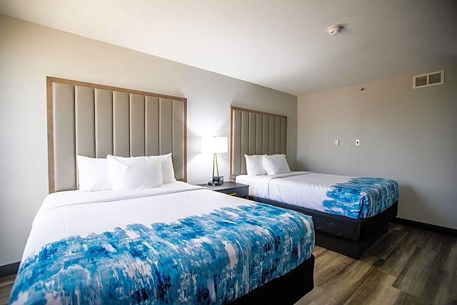 La Quinta Inn & Suites by Wyndham Dallas I-35 Walnut Hill