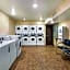 Extended Stay America Select Suites - Cleveland - Airport