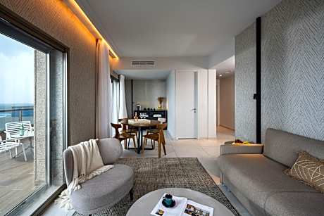 Honeymoon Suite Balcony