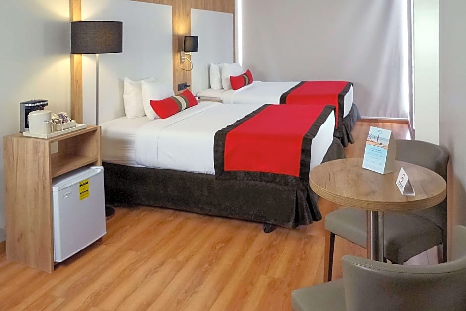 Photo 1 of 2 of 1 Queen Bed