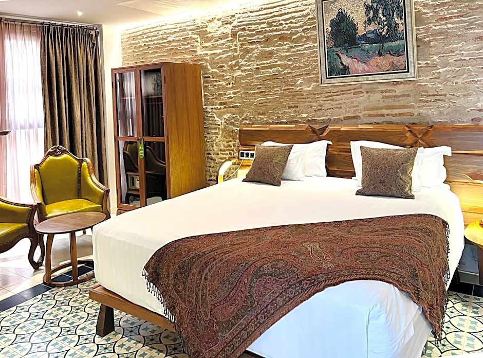 Anahita Boutique Hotel