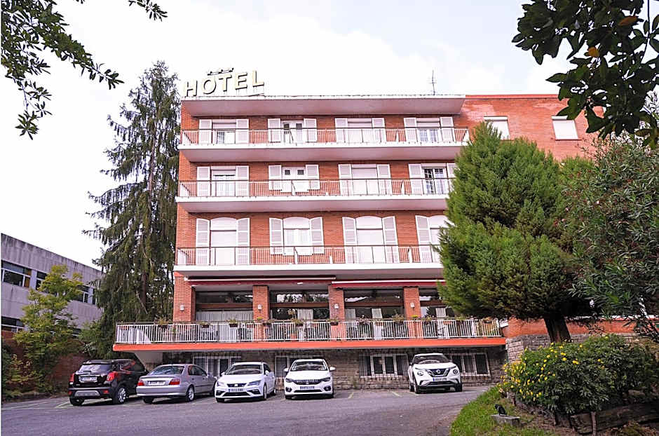 Hotel Alcazar Irun - Centro Ciudad