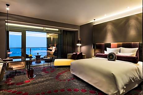 Executive King Room