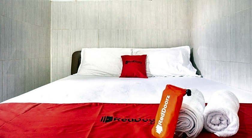 RedDoorz @ Hotel Surabaya Sumenep