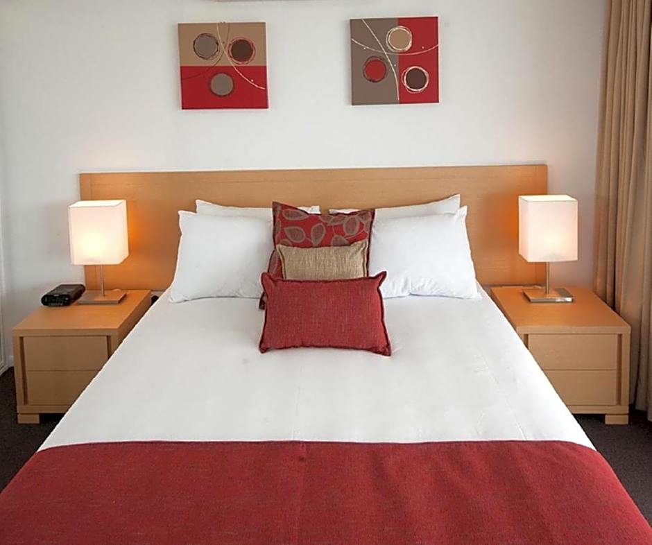 Edge Apartment Hotel