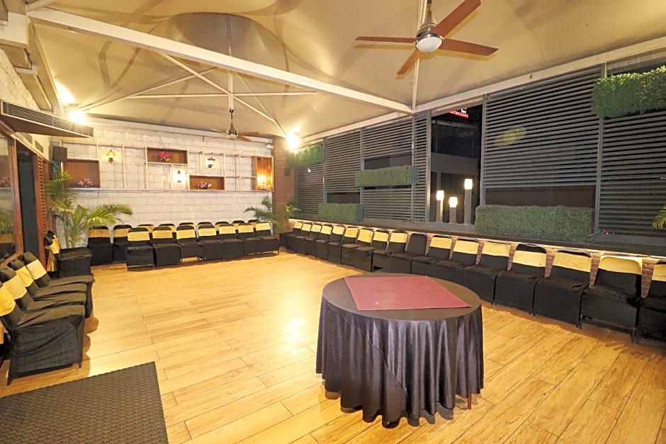 HOTEL RAJHANS REGENT, BHOPAL