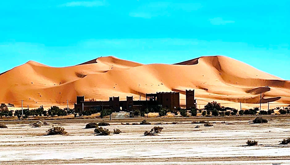 Hotel Camping Les Roses Des Dunes & Piscine