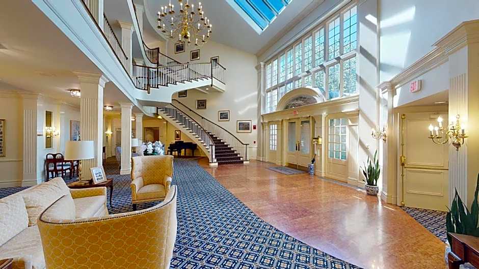 Avon Old Farms Hotel