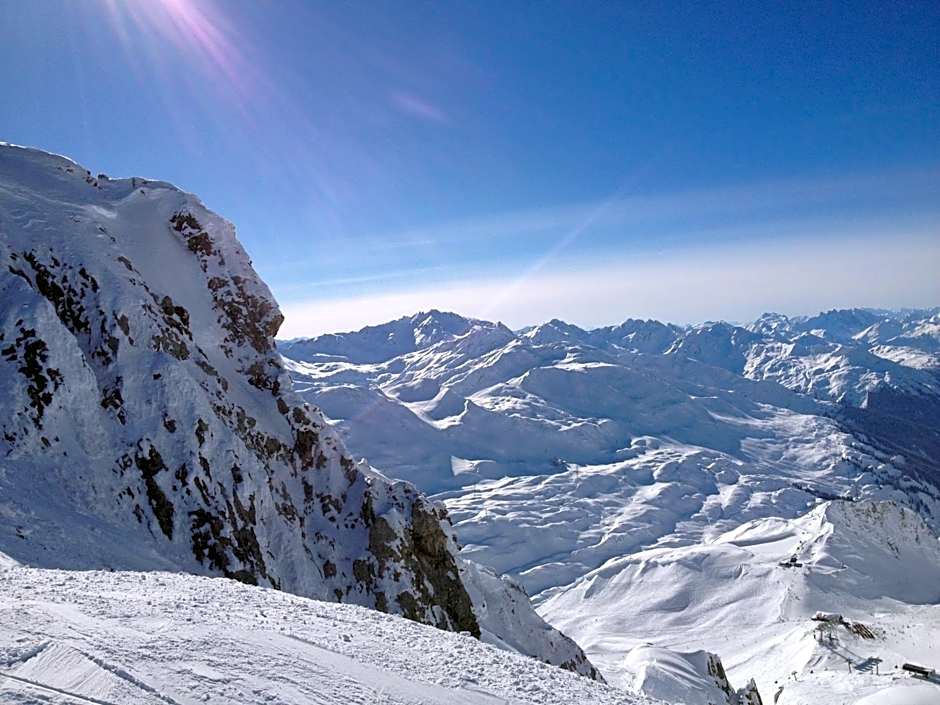 Heart Hotel Grischuna