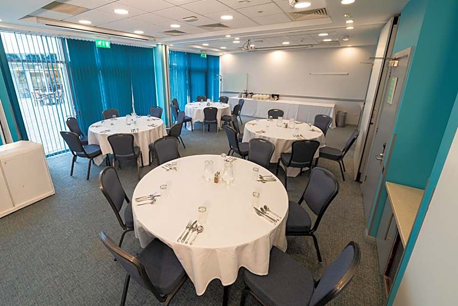 Holiday Inn London Luton North by IHG