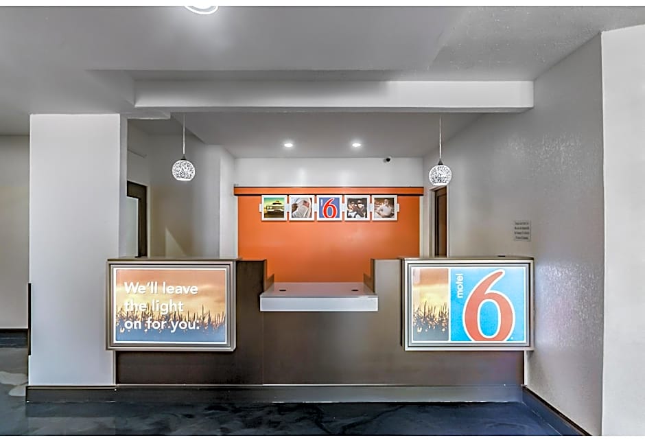 Motel 6-Augusta, KS