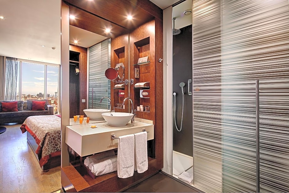 Olivia Plaza Hotel