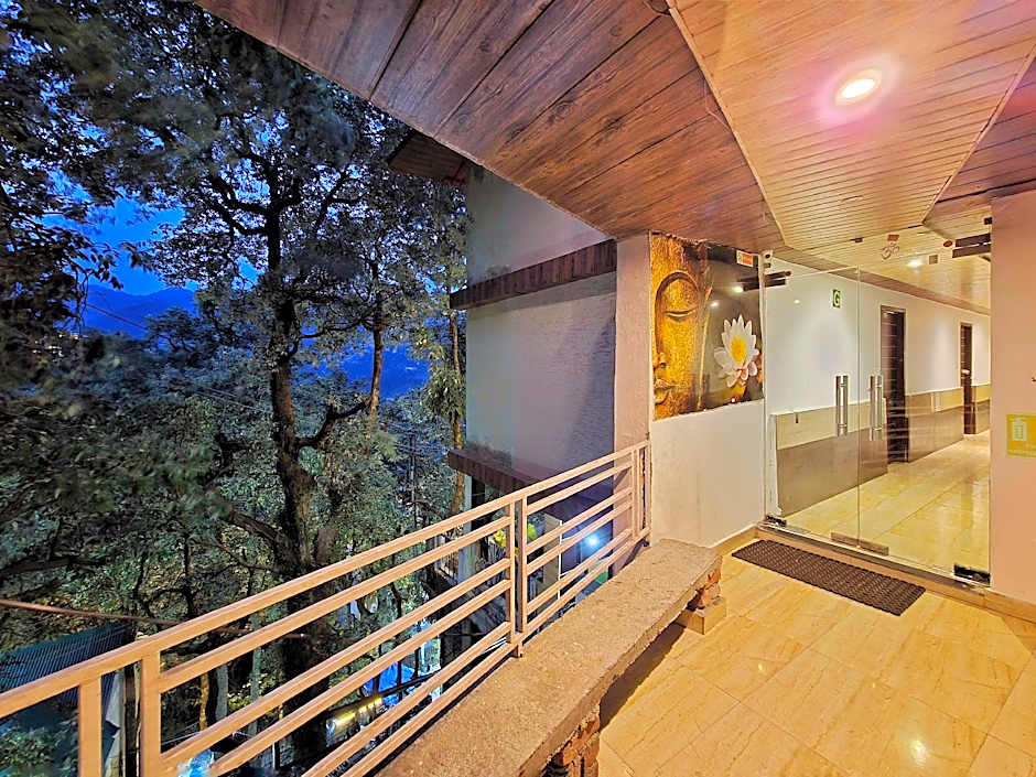 Kavin Highland - The Mall Road Dalhousie