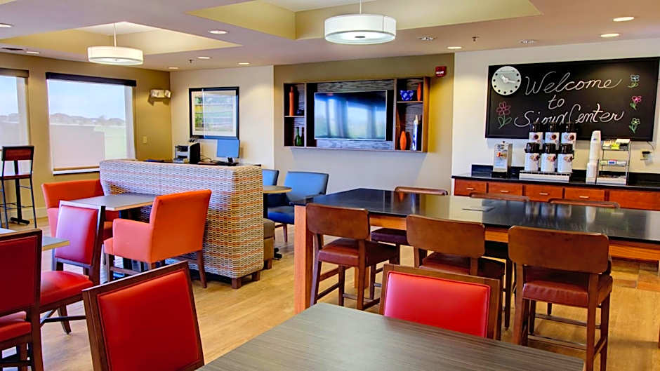 Holiday Inn Express & Suites Sioux Center By IHG