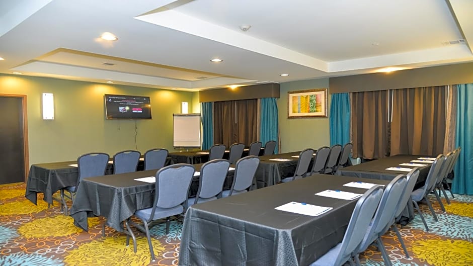 Holiday Inn Express Hotels & Suites Cuero, an IHG Hotel