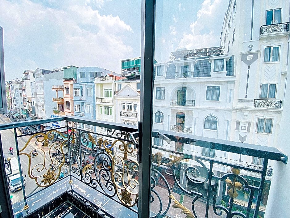 Chill House Dalat Hotel 