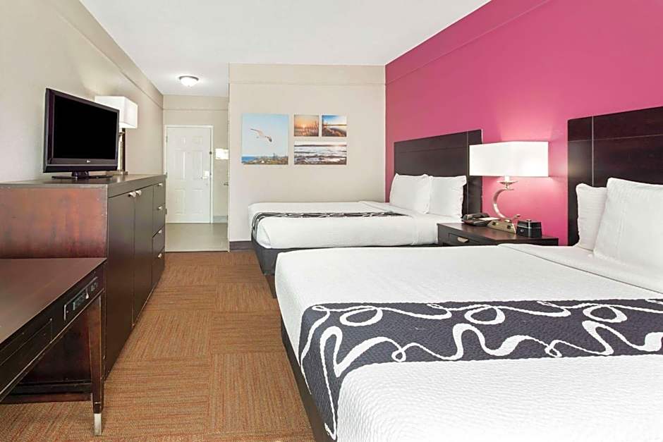 La Quinta Inn & Suites by Wyndham Winnie