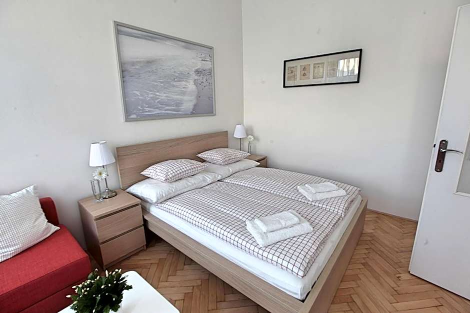 Angel City Aparthotel