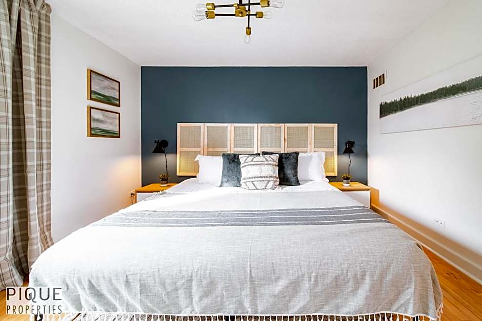 Nordic Spa Retreat - Hot Tub - King Bed- Firepit - BBQ!