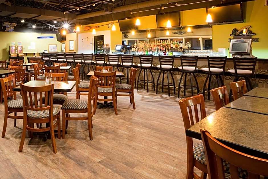 Holiday Inn Detroit Lakes - Lakefront by IHG