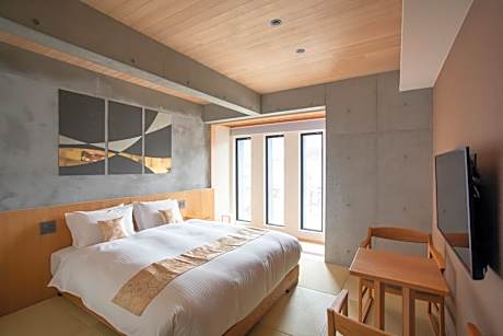 Comfort Queen Room with Bath - Non-Smoking