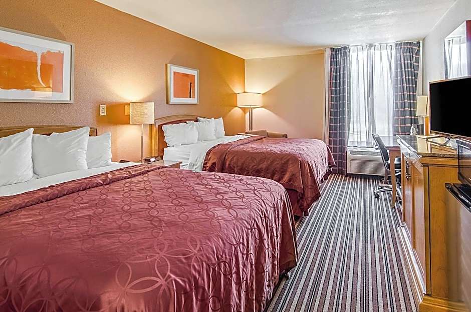 Econo Lodge Inn & Suites Norton - Wise South