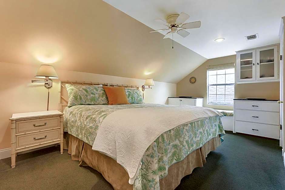 Historic Inn in the Marigny, blocks to French Quarter