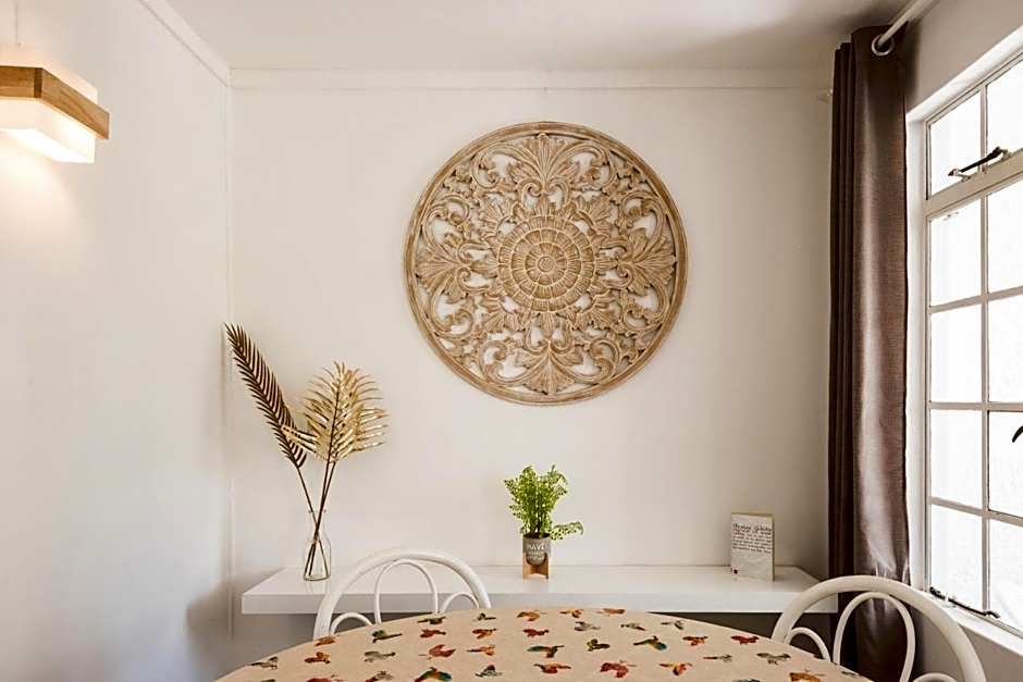 Cozy townhome near beach in heart of Grand Baie