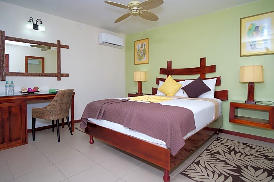 Hibiscus Lodge Hotel