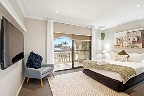 Apartment with Park View