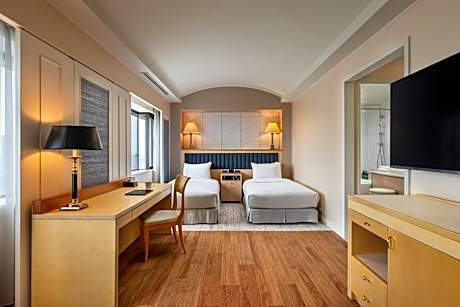 Junior Twin Suite