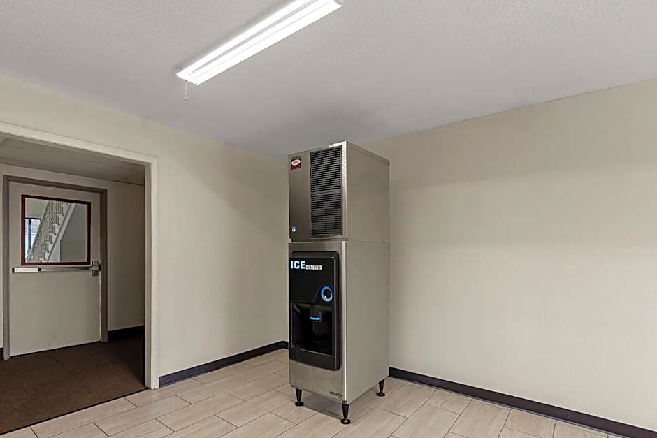 Red Lion Inn & Suites Caseyville