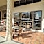 Palm Beach Paradise Walk to Beach Pool WiFi 86" TV WiFi