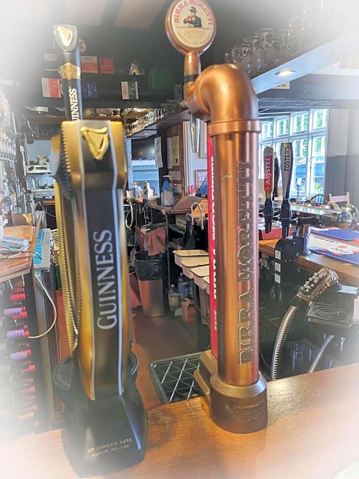 The Red Lyon Slinfold