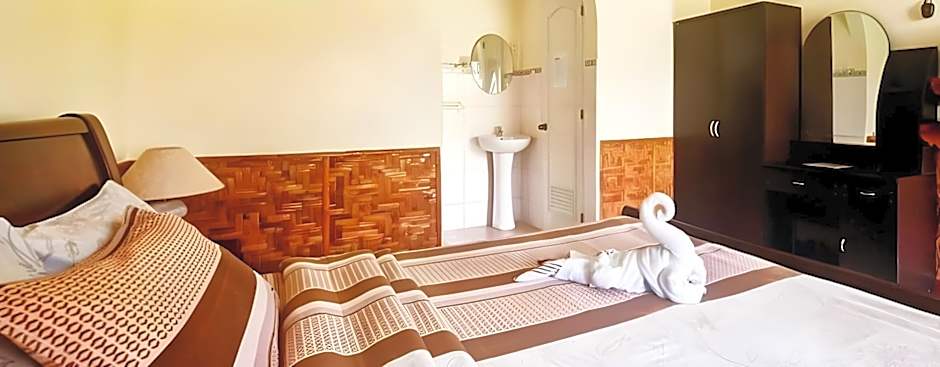 Coucou Bar Hotel and Restaurant