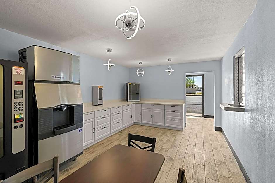 Rodeway Inn Midland South